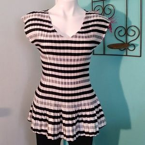 Milcimo Women's Shirt Accordion Fit and Flare sz S